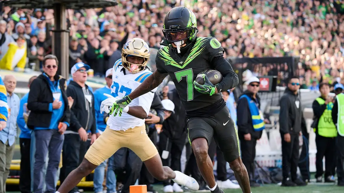 Oregon Ducks se pregătesc de duelul cu Nebraska, fara siguranță despre Evan Stewart